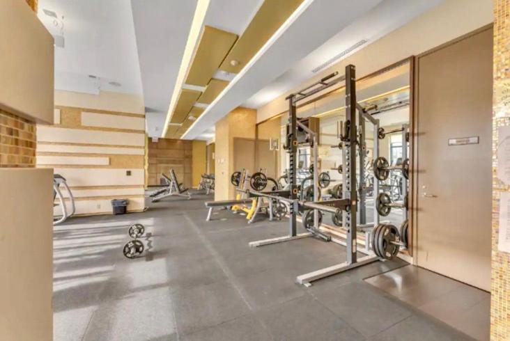 2Bedroom Cn Tower And Water Views - Free Parking - Rooftop Pool Toronto Exterior foto